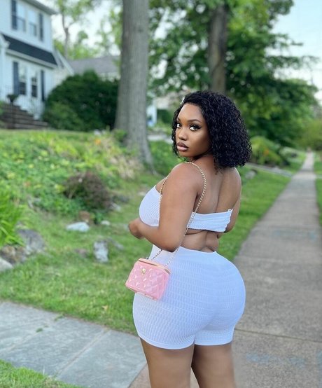 Nacktes geleaktes OnlyFans-Foto von Chawanda Love