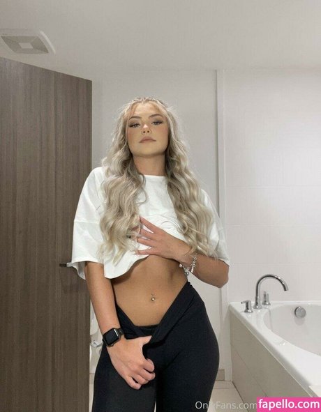 Nacktes geleaktes OnlyFans-Foto von Abigail White