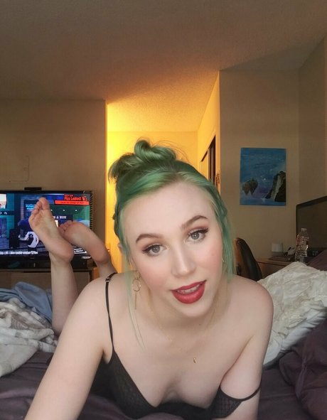 Nacktes geleaktes OnlyFans-Foto von Cheyisabear