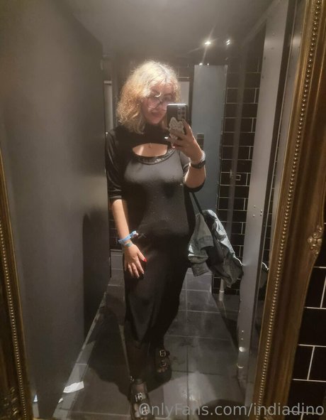 Nacktes geleaktes OnlyFans-Foto von Indiadino