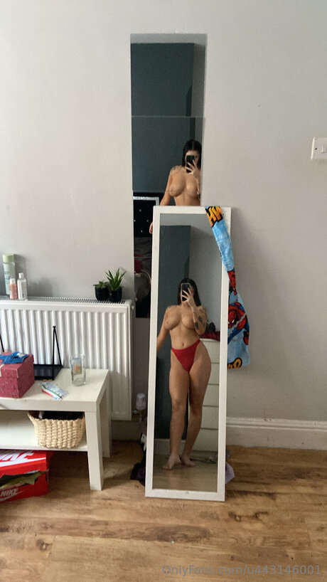 Nacktes geleaktes OnlyFans-Foto von U443146001