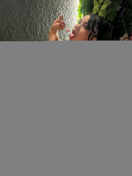 Nacktes geleaktes OnlyFans-Foto von Rarelyfijii