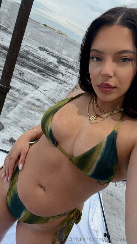 Nacktes geleaktes OnlyFans-Foto von Juicydotcom