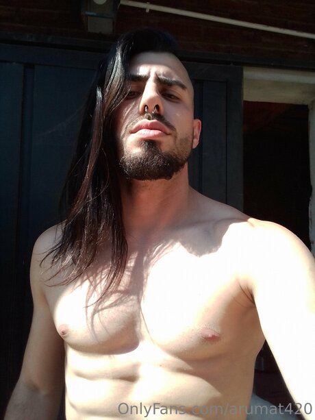 Nacktes geleaktes OnlyFans-Foto von Arumat420