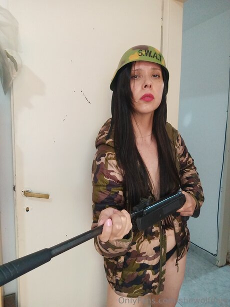 Nacktes geleaktes OnlyFans-Foto von Shewolfdani