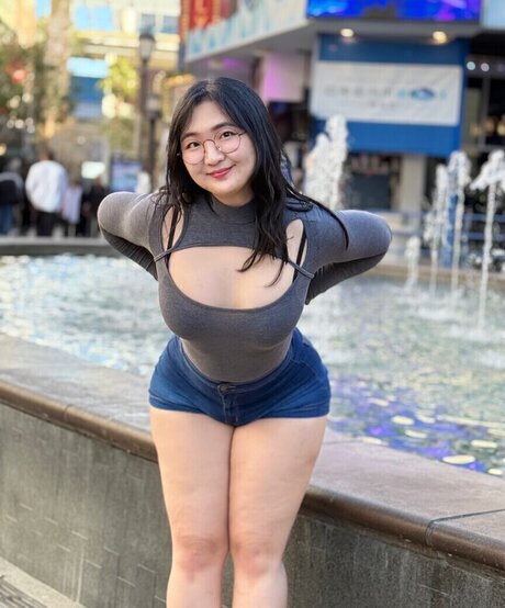 Aroomi Kim