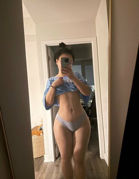 Aroomi Kim