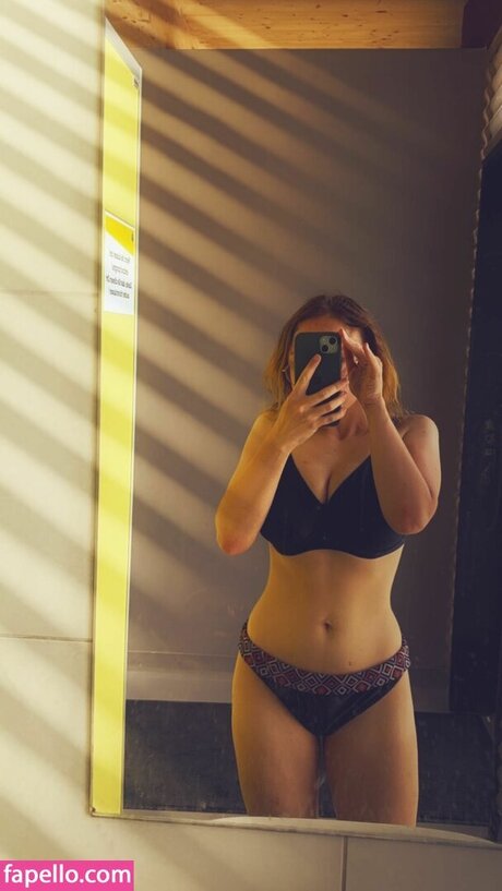 Nacktes geleaktes OnlyFans-Foto von Oryvllmiee