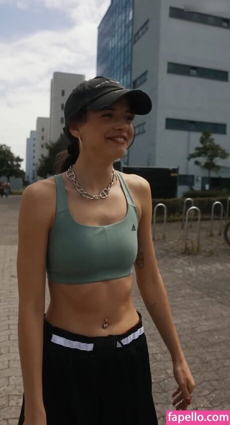 Nina Chuba