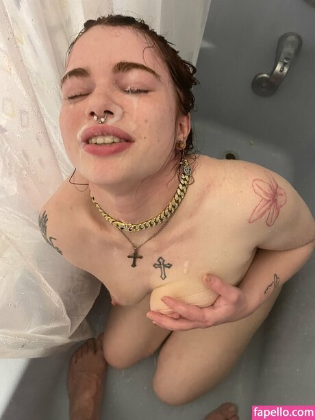 Nacktes geleaktes OnlyFans-Foto von Grace Weller