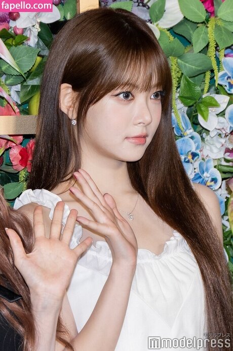 Hong Eunchae 