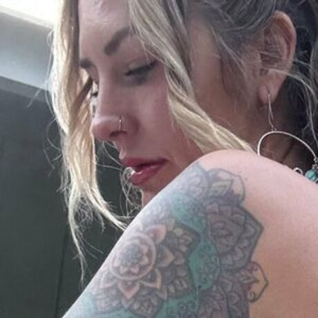 Nacktes geleaktes OnlyFans-Foto von Risa Marie