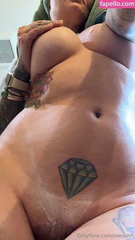 Nacktes geleaktes OnlyFans-Foto von Risa Marie