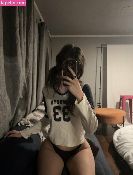 Nacktes geleaktes OnlyFans-Foto von Rawrreexd