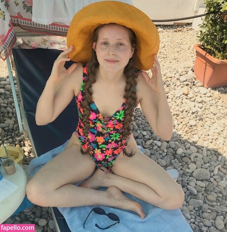 Jessie Cave