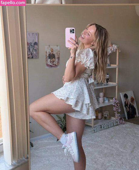 Nacktes geleaktes OnlyFans-Foto von Carmen Elaine