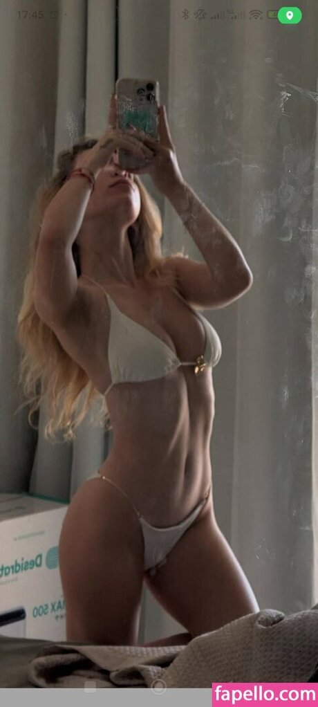 Nacktes geleaktes OnlyFans-Foto von Carla Voicu