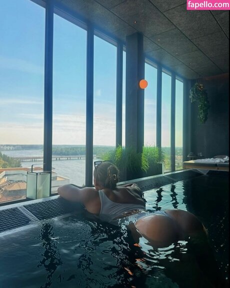 Nacktes geleaktes OnlyFans-Foto von Heleneelises