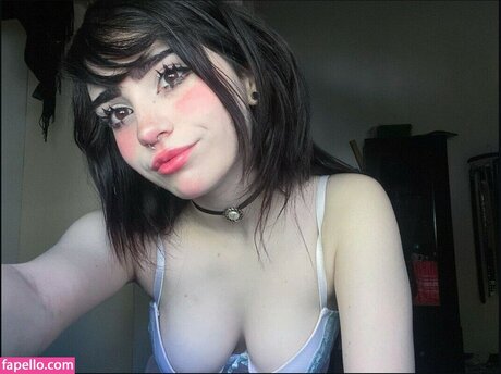 Nacktes geleaktes OnlyFans-Foto von Elinoiiddx