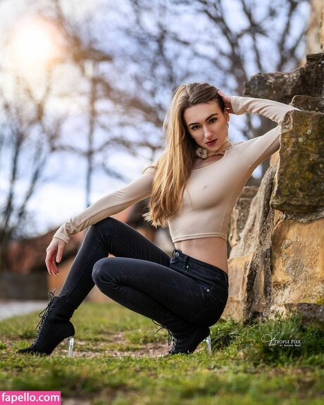 Nacktes geleaktes OnlyFans-Foto von Larissa Schmiederer