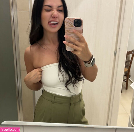 Nacktes geleaktes OnlyFans-Foto von Kait Marie