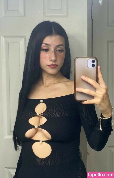 Nacktes geleaktes OnlyFans-Foto von Nevaevaaaaa