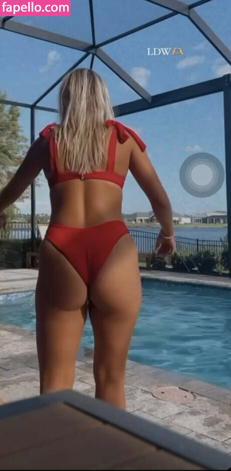Nacktes geleaktes OnlyFans-Foto von Cayla Vanderbaan