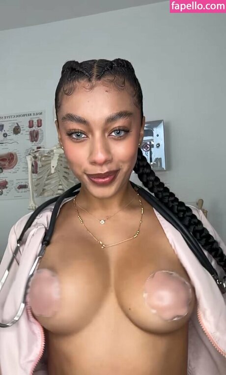 Nacktes geleaktes OnlyFans-Foto von Antnia Mackenzie