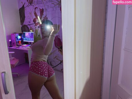 Lalipinkcheeks