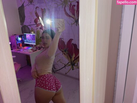 Lalipinkcheeks