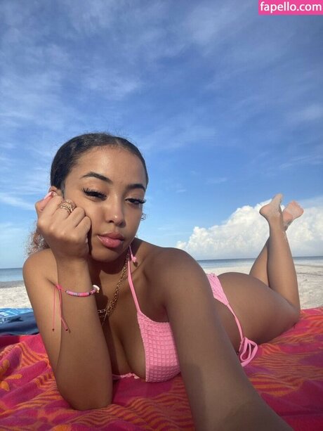 Nacktes geleaktes OnlyFans-Foto von Emmasupremacyy