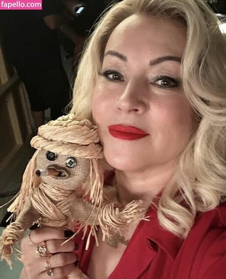 Jennifer Tilly