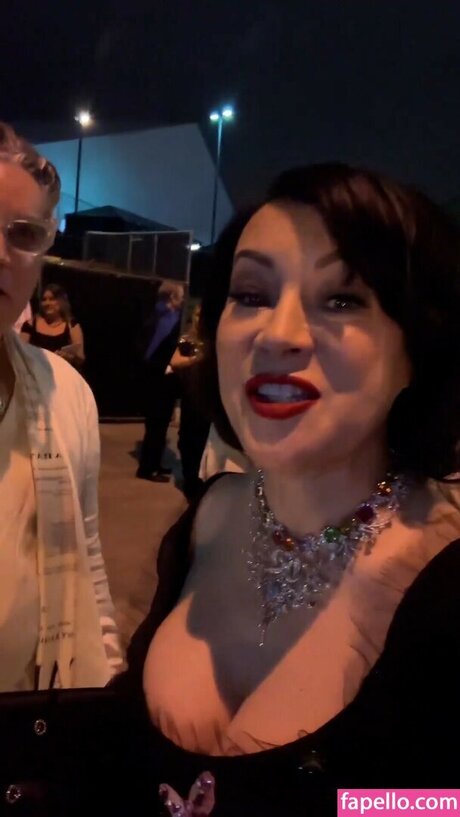 Jennifer Tilly