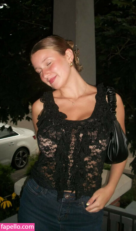 Nacktes geleaktes OnlyFans-Foto von Marianne Filiatrault