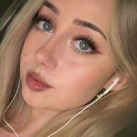 Nacktes geleaktes OnlyFans-Foto von Wandawillow