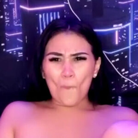 Nacktes geleaktes OnlyFans-Foto von Nallybavy111