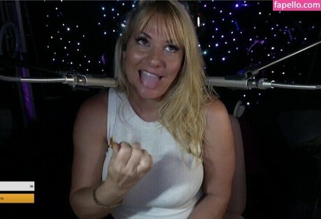 Nacktes geleaktes OnlyFans-Foto von Asmr Southernbell