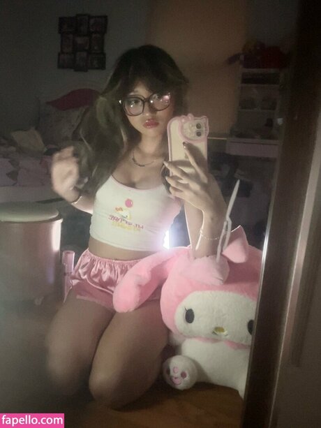 Nacktes geleaktes OnlyFans-Foto von Yuuphobic