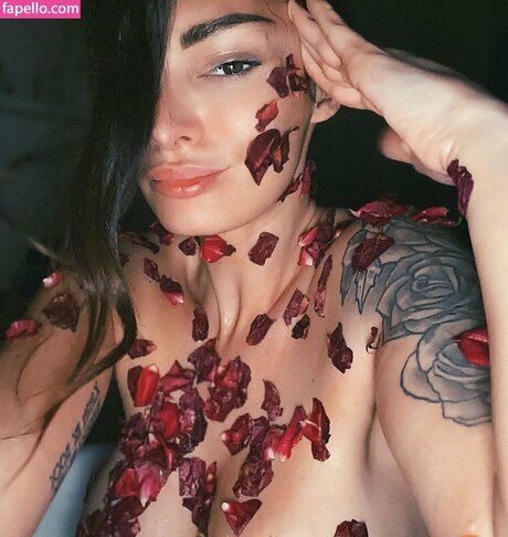 Nacktes geleaktes OnlyFans-Foto von Emilie Nef Naf