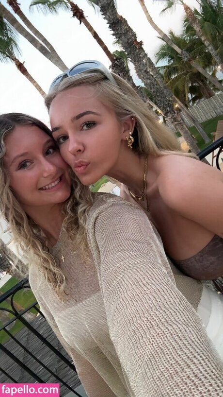 Nacktes geleaktes OnlyFans-Foto von Thalia Hamidi