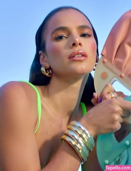 Brunamarquezine