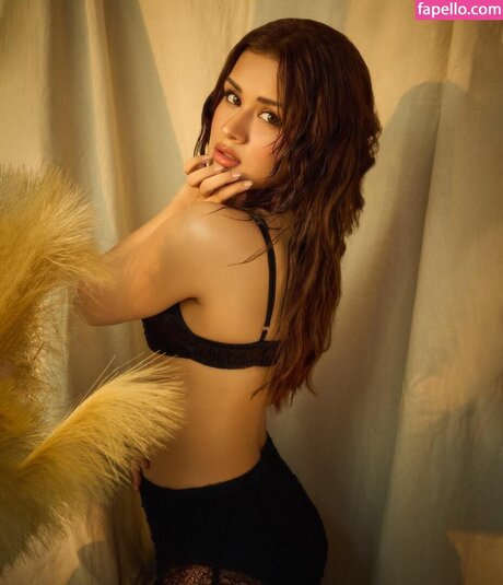 Nacktes geleaktes OnlyFans-Foto von Avneet Kaur