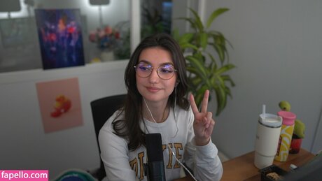 Nacktes geleaktes OnlyFans-Foto von Juliette Arz