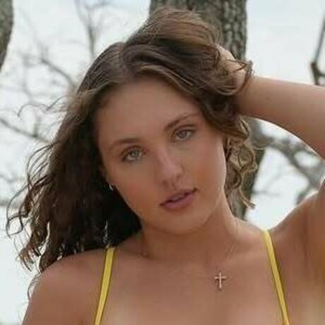 Nacktes geleaktes OnlyFans-Foto von Olivia Mitchell
