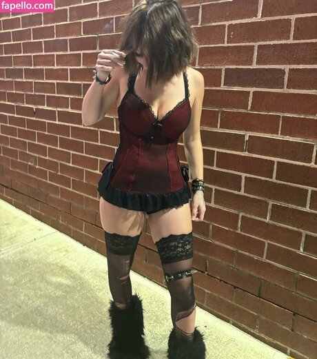 Nacktes geleaktes OnlyFans-Foto von Trinity Manaj