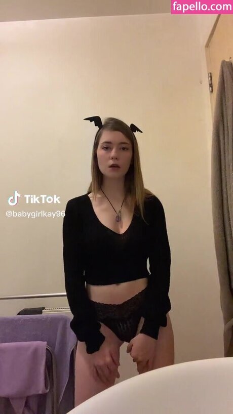 Nacktes geleaktes OnlyFans-Foto von Keely Hadley