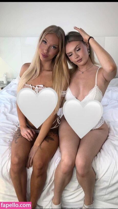 Nacktes geleaktes OnlyFans-Foto von Nikoline Fray