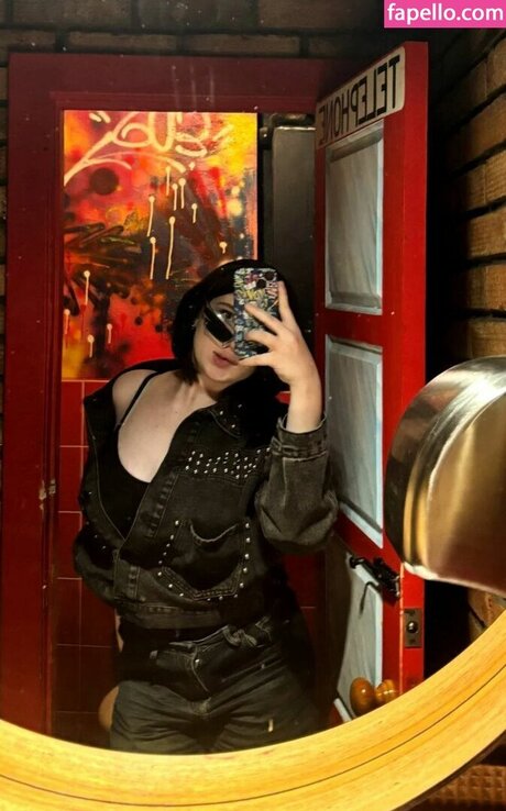 Nacktes geleaktes OnlyFans-Foto von Thuboppre