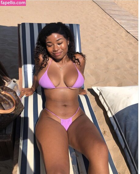 Nacktes geleaktes OnlyFans-Foto von Kurlykyy