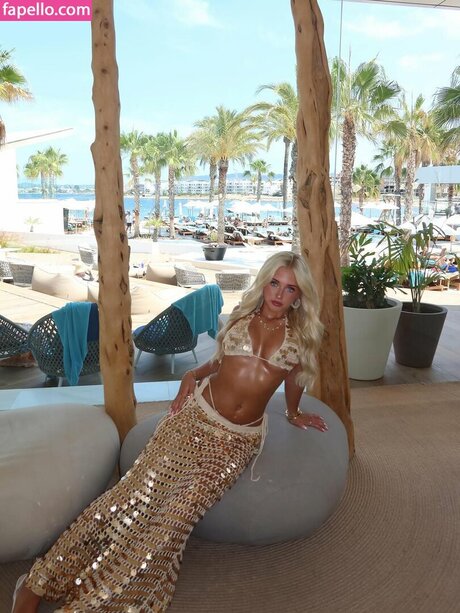 Nacktes geleaktes OnlyFans-Foto von Ami Charlize